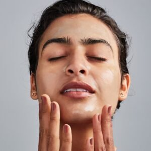 ما هي أفضل كورسات سكين كير للعناية بالبشرة؟