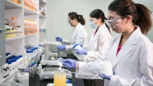 كورسات تصنيع مستحضرات التجميل