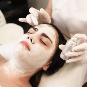 دورة جديدة من دبلومة العناية بالبشرة والشعر | أكاديمية EIF